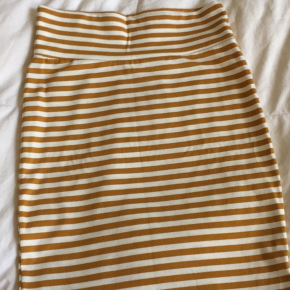 LuLaRoe Dresses & Skirts - Lularoe Cassie Skirt